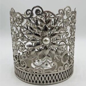 Bath & Body Works Large Candle Holder 3-Wick Pearl Snowflake